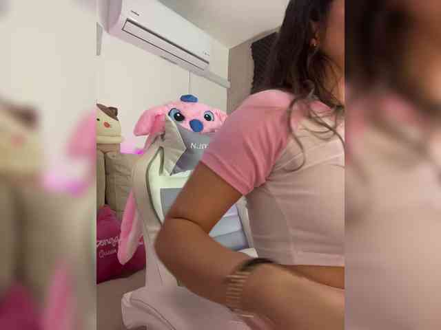LarisaMaia webcam