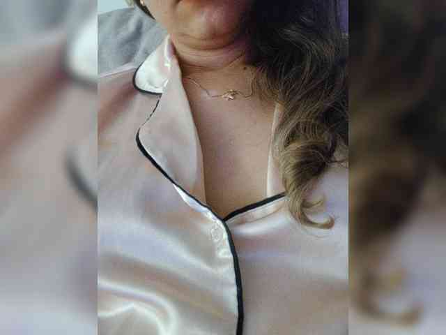 LarisaMaia webcam