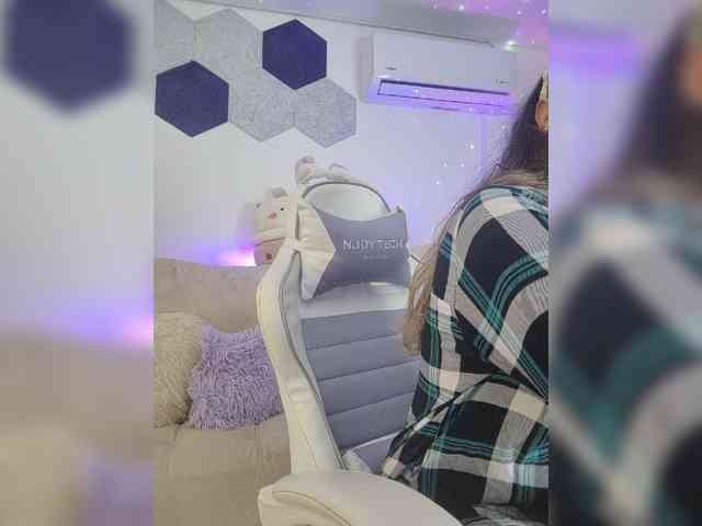 LarisaMaia webcam