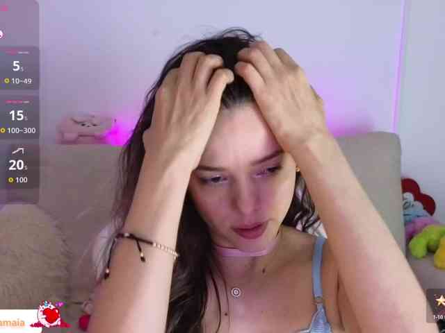 LarisaMaia webcam