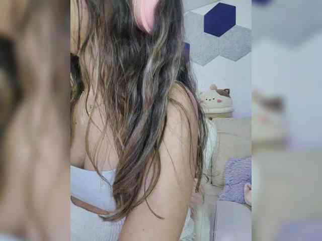 LarisaMaia webcam