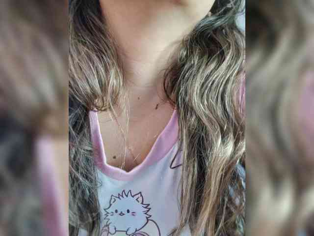 LarisaMaia webcam