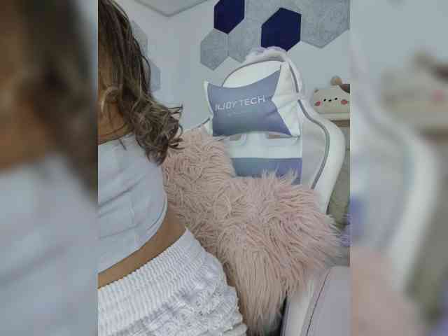 LarisaMaia webcam