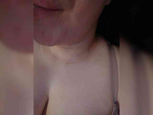 DorisRed webcam
