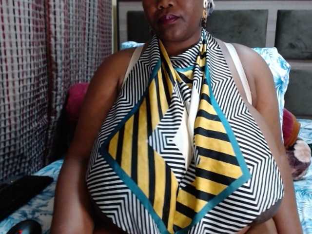 BustyBabeX — live female cam