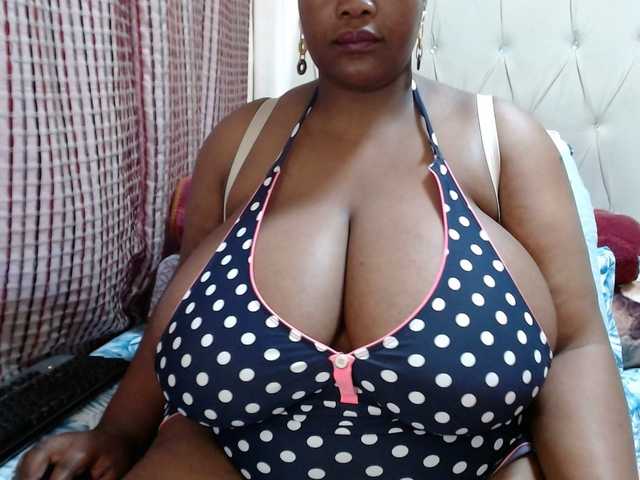 BustyBabeX Cam en direct sur BongaCams