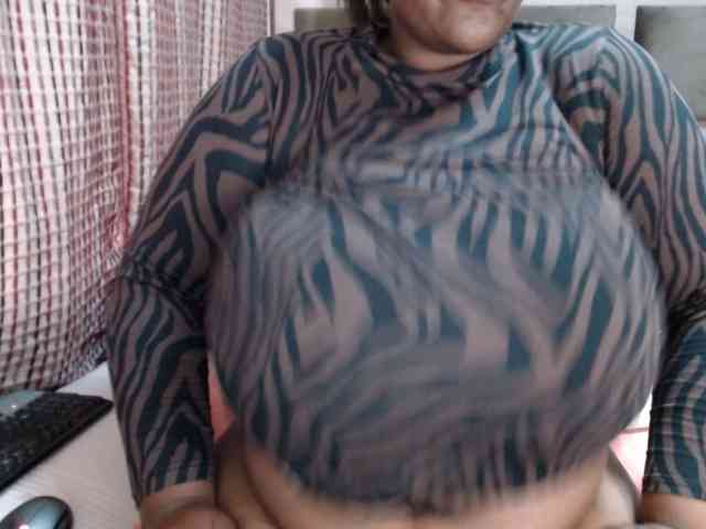 BustyBabeX webcam