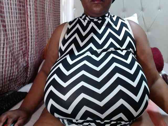 BustyBabeX webcam