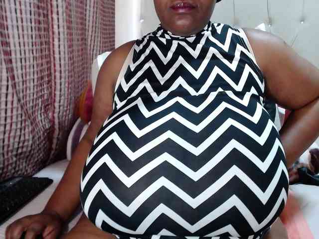 BustyBabeX Live Webcam on BongaCams