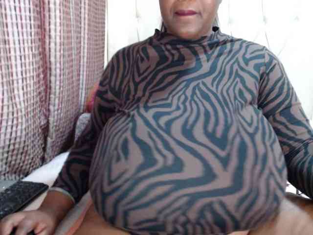 BustyBabeX webcam