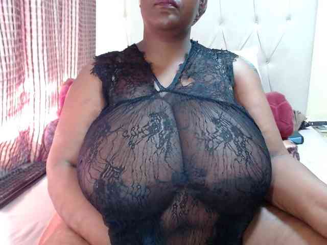 BustyBabeX webcam