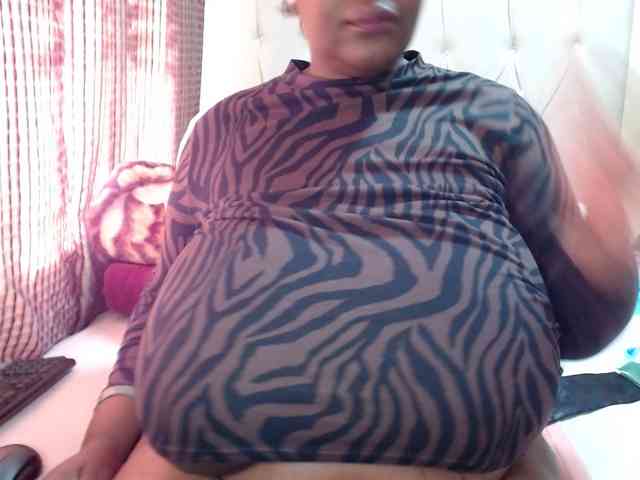 BustyBabeX webcam