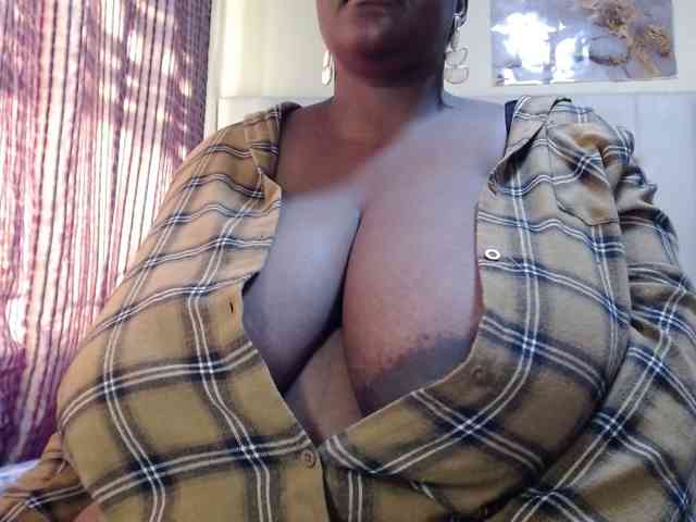 Model: BustyBabeX