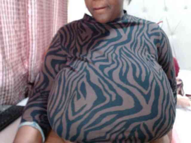 BustyBabeX webcam