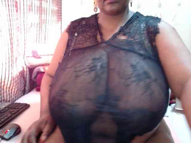 BustyBabeX webcam