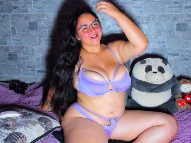 LunaaHatzel live cam on BongaCams