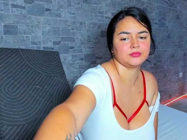 LunaaHatzel live cam on BongaCams