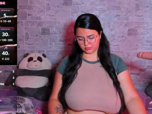 LunaaHatzel live cam on BongaCams
