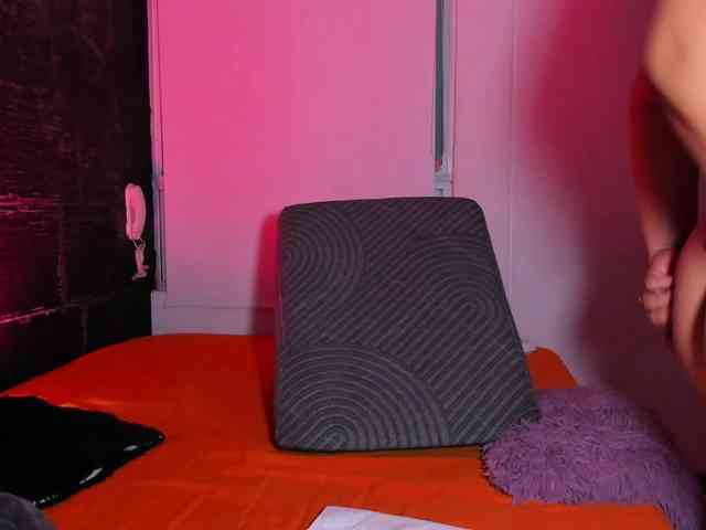 LunaaHatzel webcam