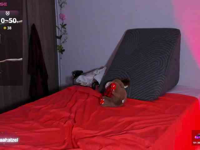 LunaaHatzel webcam