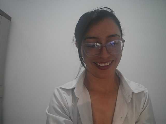 Creamymature live cam preview
