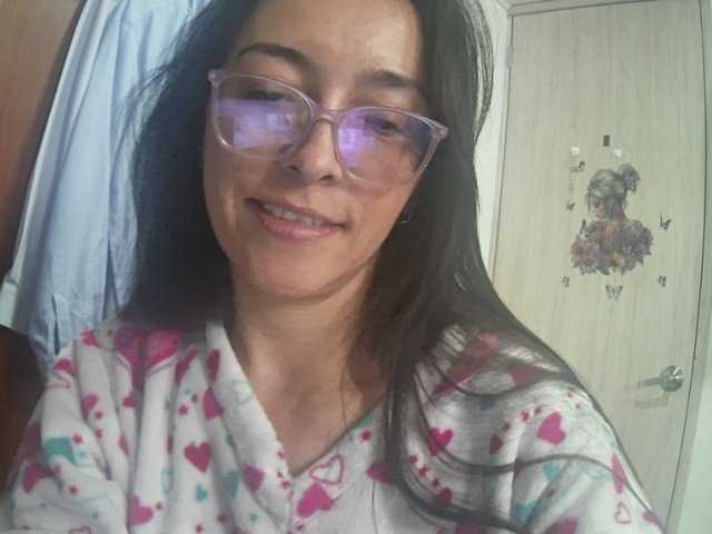Creamymature live webcam show