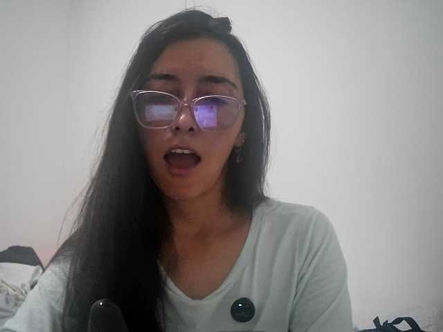 Creamymature live cam on BongaCams
