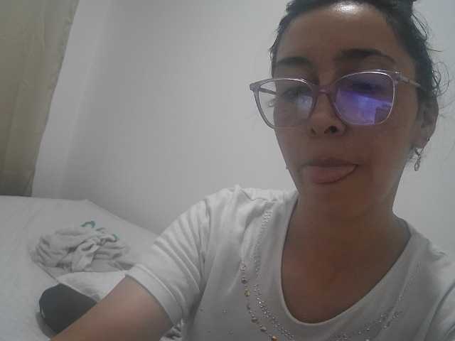 Creamymature live cam on BongaCams