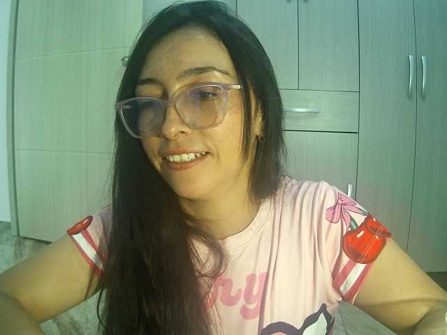 Creamymature live cam on BongaCams