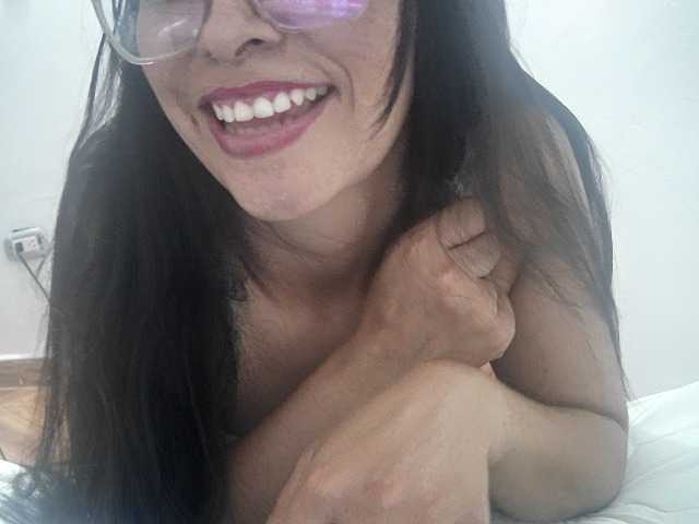 Creamymature live cam