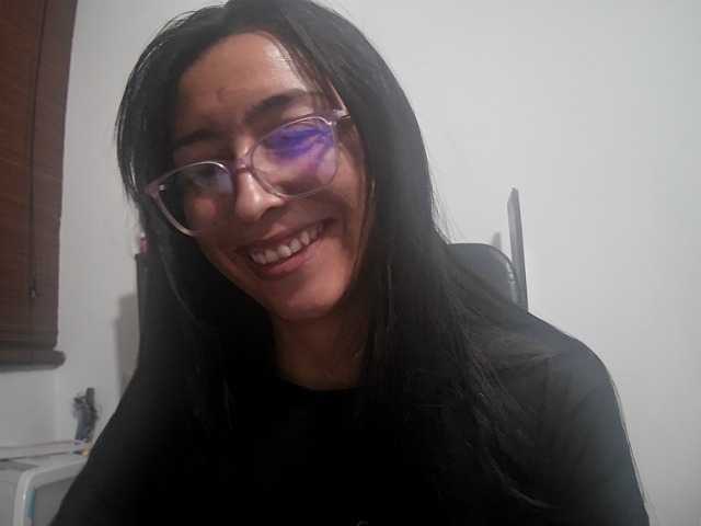 Creamymature webcam