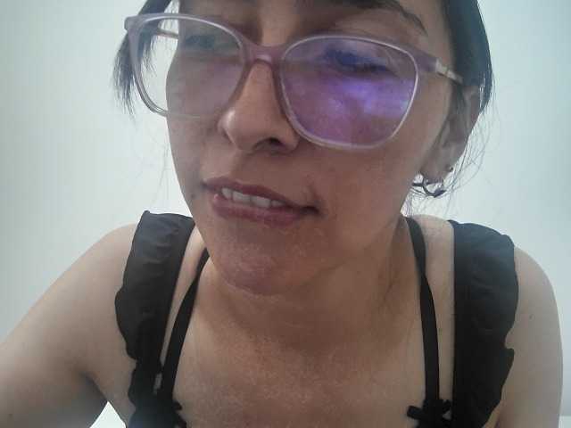 Creamymature live cam on BongaCams