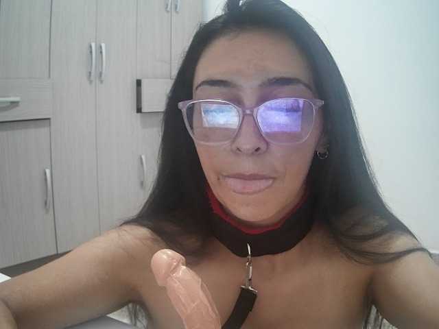 Creamymature live cam on BongaCams