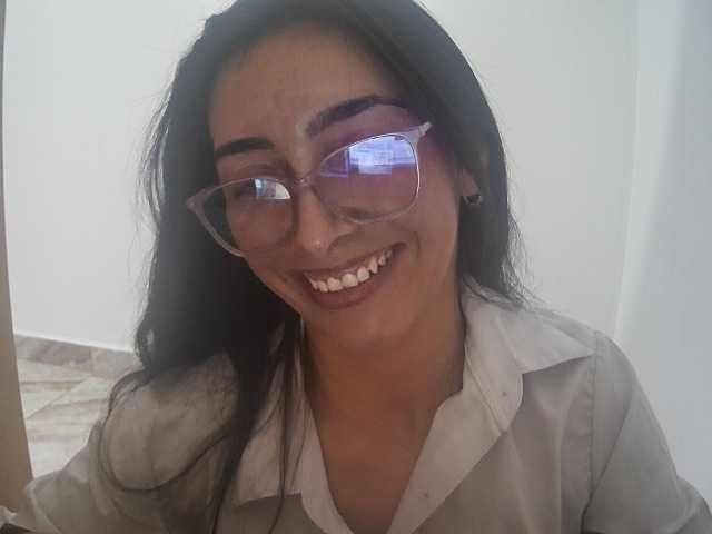 le modèle Creamymature est en webcam porno dans un show sur le site bongacams, il possède les tags suivants: Latino/Hispanic,Brunette,Trimmed