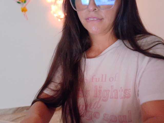 Creamymature live cam on BongaCams