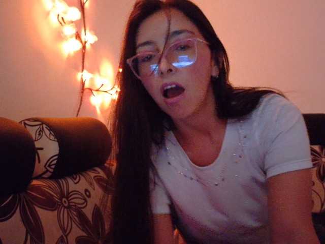 Creamymature live cam on BongaCams