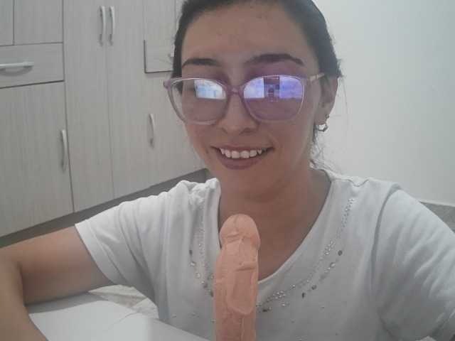 Creamymature live cam on BongaCams