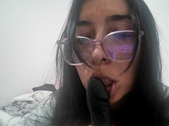 Creamymature live cam on BongaCams