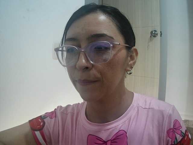 Creamymature live cam on BongaCams