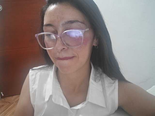 Creamymature live cam on BongaCams