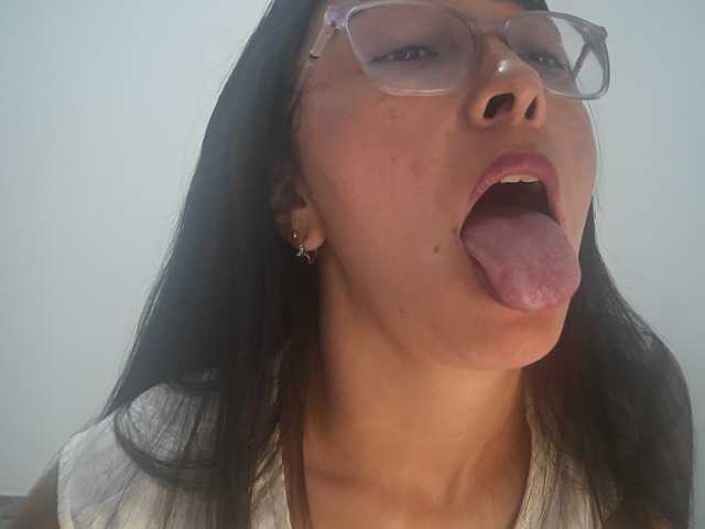 Creamymature live cam preview