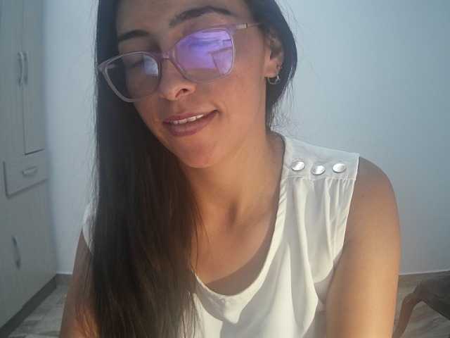 Creamymature live cam preview