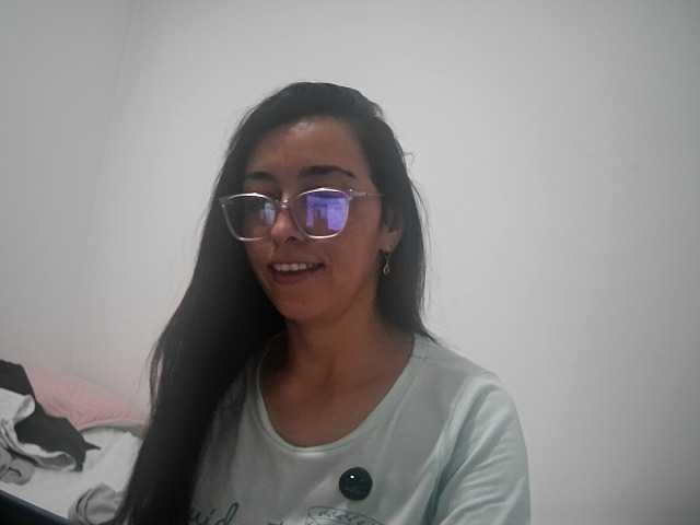 Creamymature live cam on BongaCams