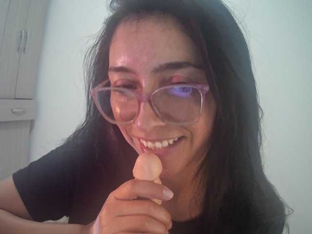 Creamymature live cam on BongaCams