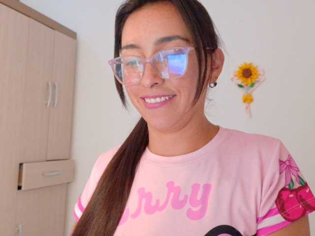 Creamymature live cam on BongaCams