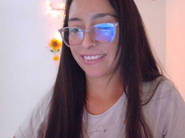 Creamymature live cam on BongaCams