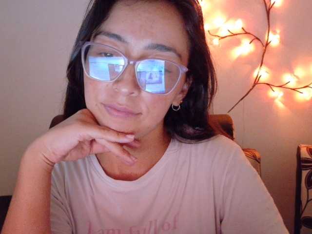 Creamymature live cam on BongaCams