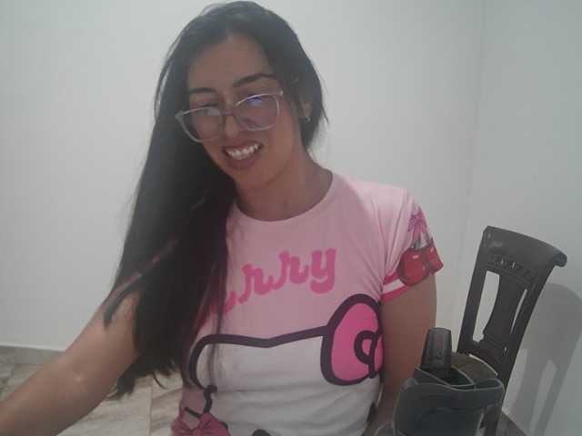 Creamymature live cam preview