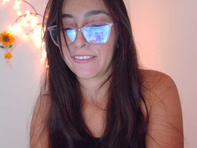Creamymature live cam on BongaCams