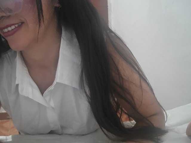 Creamymature live cam on BongaCams